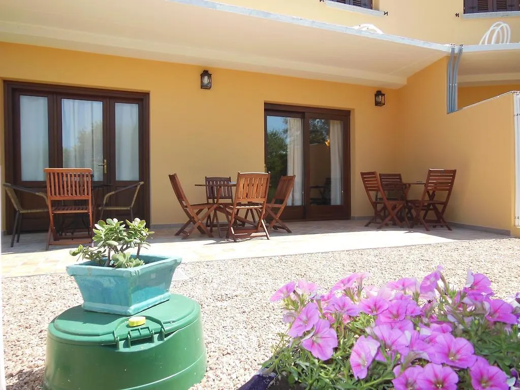 Bed & Breakfast B&B Pettirosso San Teodoro
