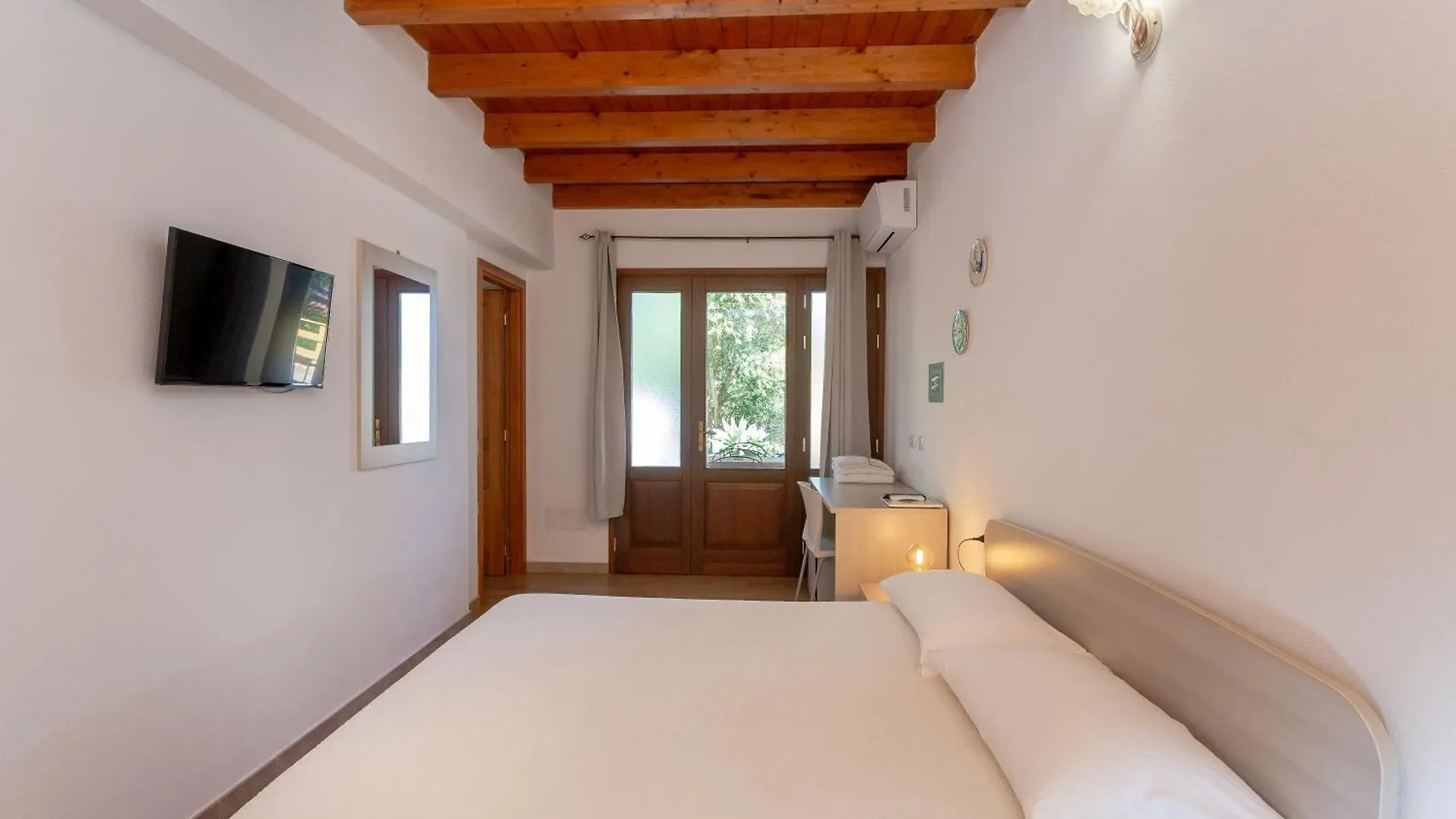 Bed & Breakfast B&B Pettirosso San Teodoro