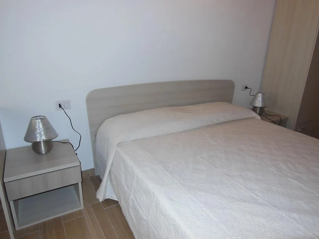 Bed & Breakfast B&B Pettirosso San Teodoro Italy