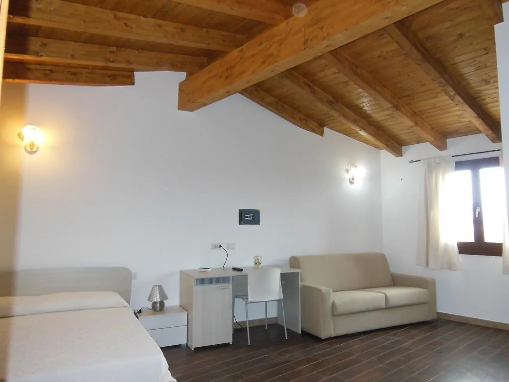 Bed & Breakfast B&B Pettirosso San Teodoro
