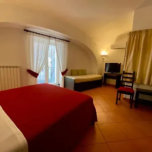 borgo-belvedere.hotels-amalfi.com/