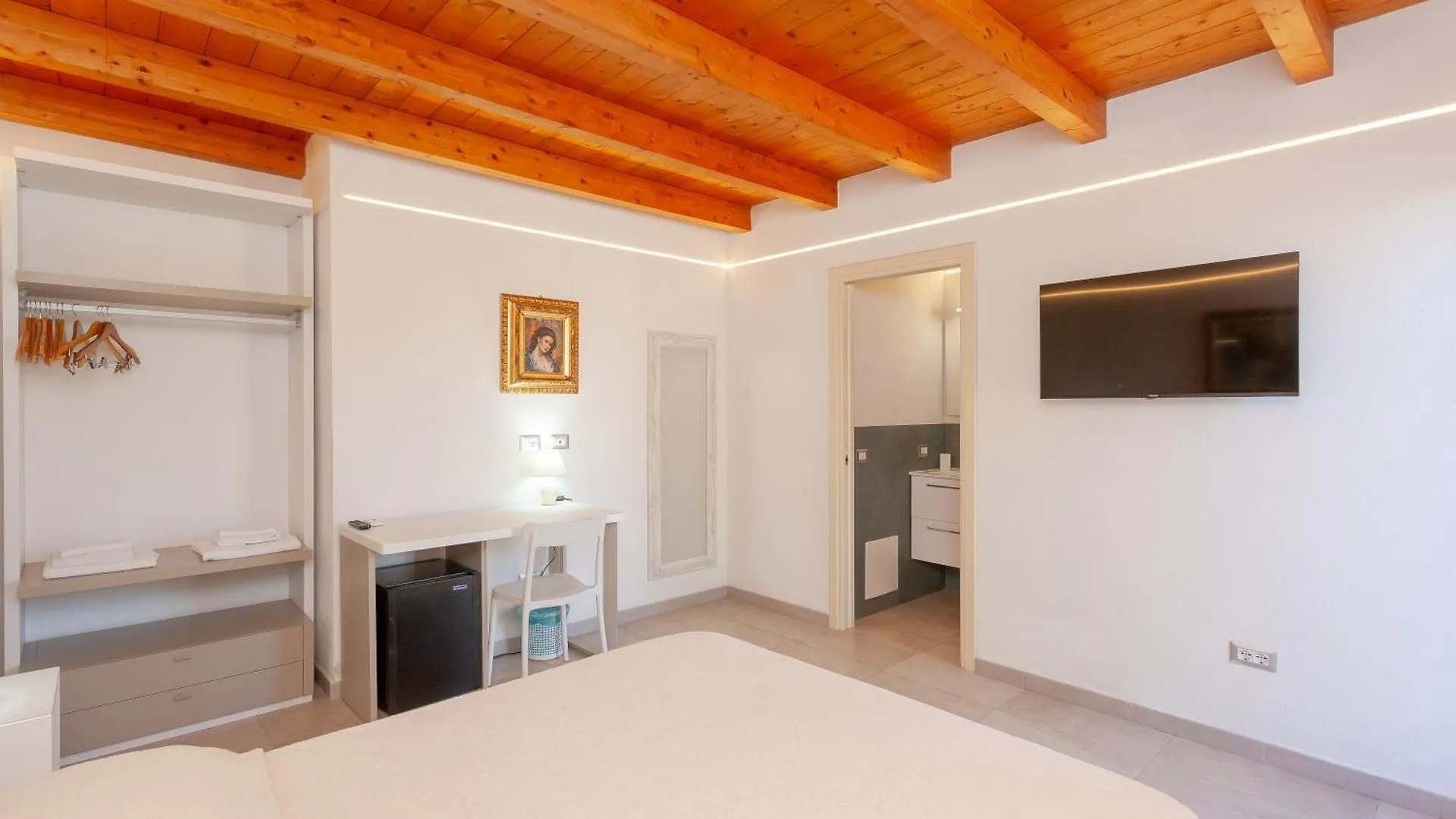 B&B Pettirosso San Teodoro  Bed and Breakfast
