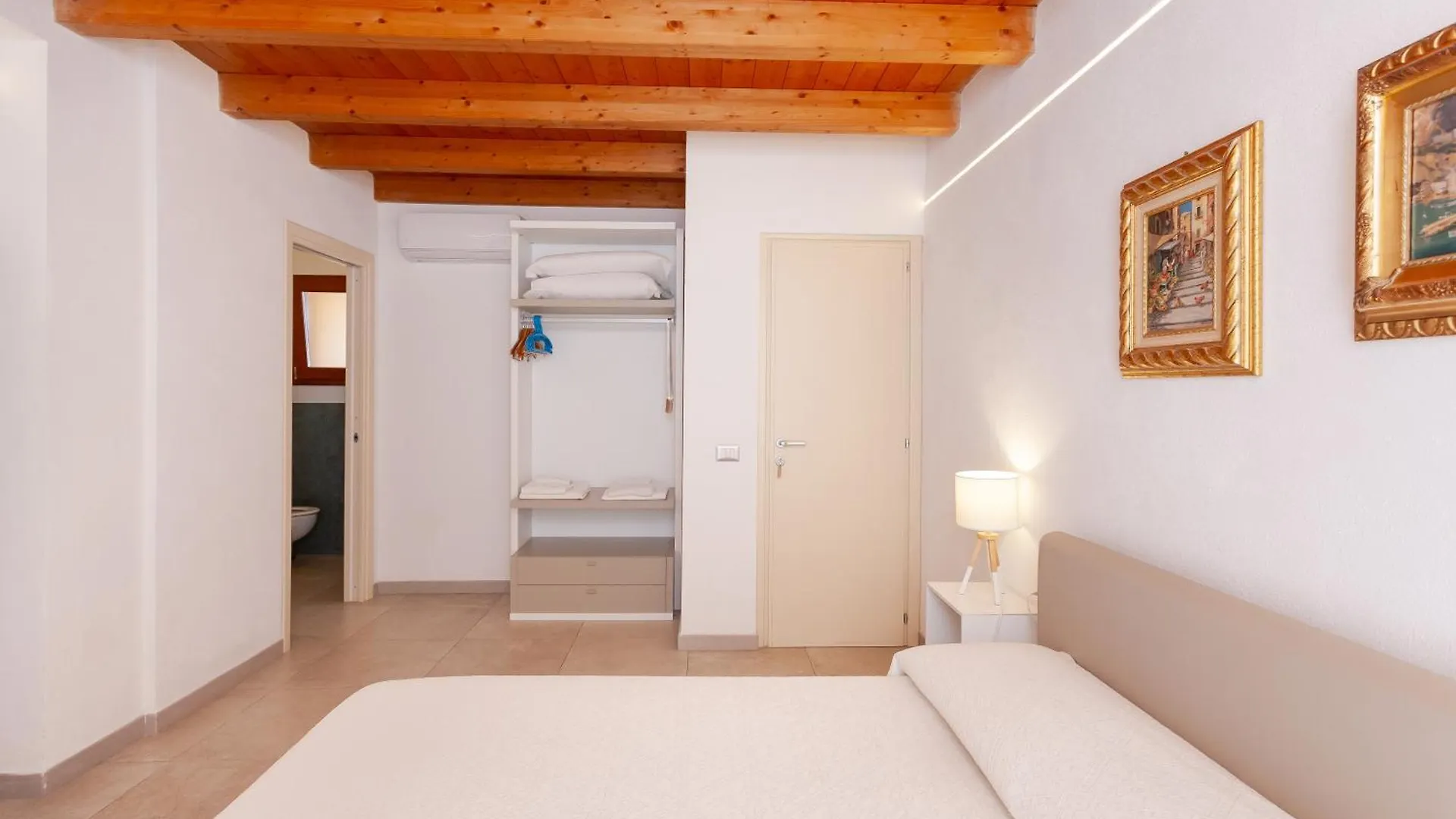 B&B Pettirosso San Teodoro  Bed and Breakfast